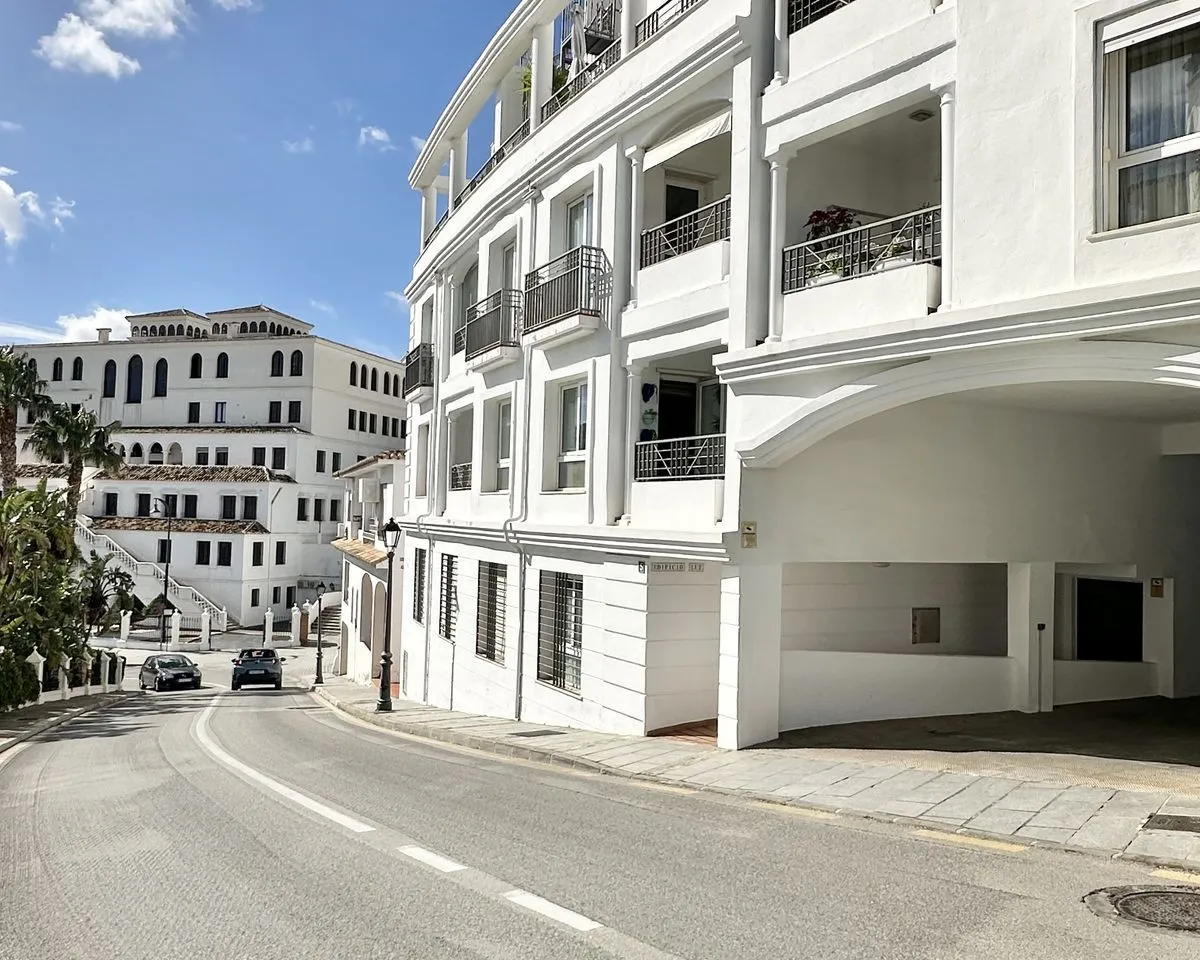 5a96b9f3-49a5-466b-886f-ccfa661163e4