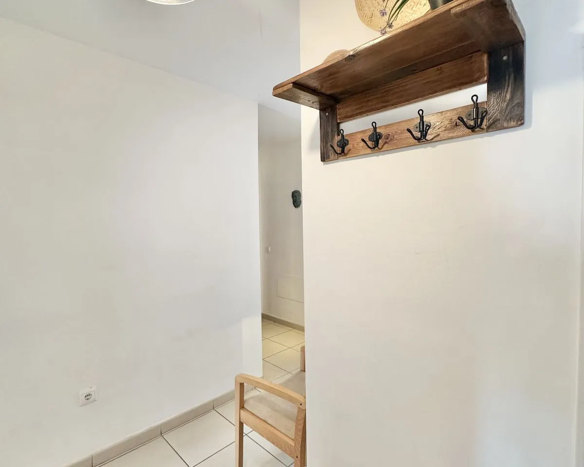 b0360158-752d-4b42-adb7-606d07395d67