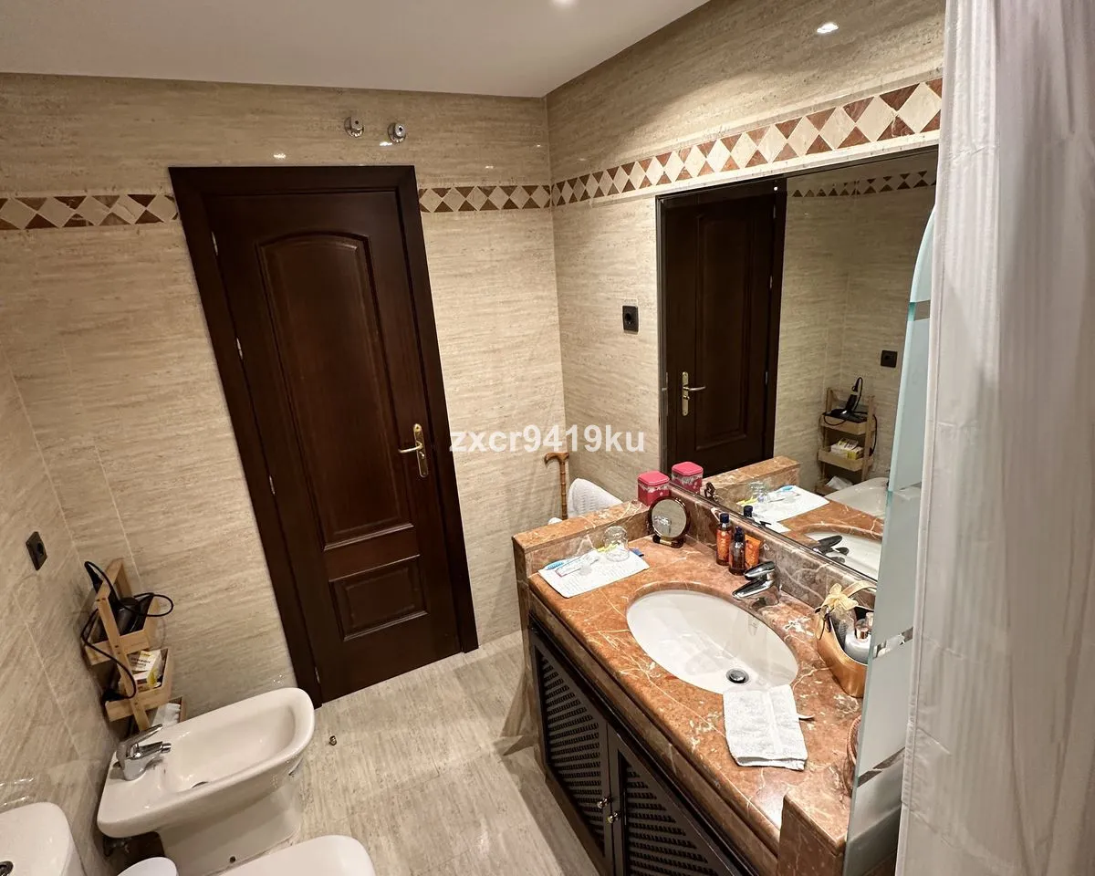 5f51e30d-9ca0-479b-afc0-978c6e5fc985