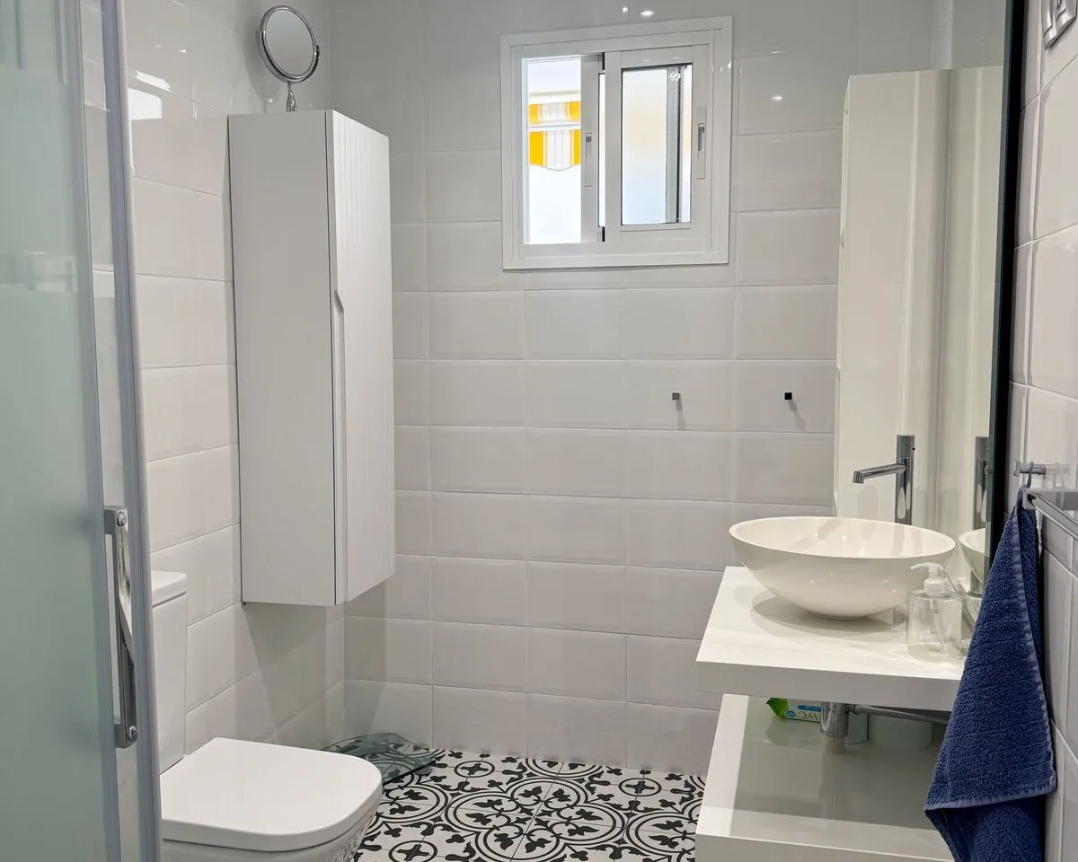 b01e4626-fb4e-4a2b-8acc-30f7fedca118