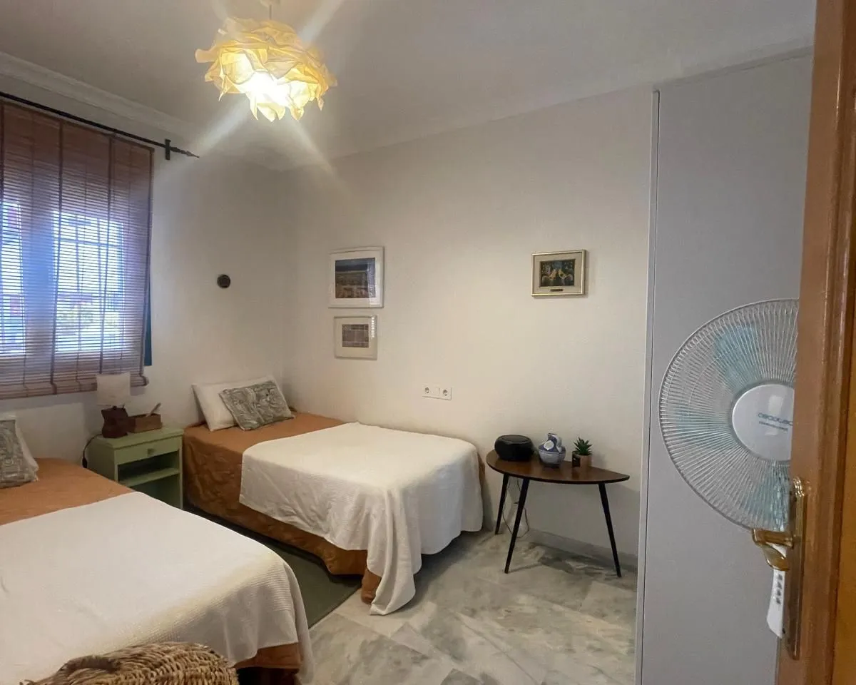 e5242e0f-4f6d-48d8-8a25-d9cb1dd44515