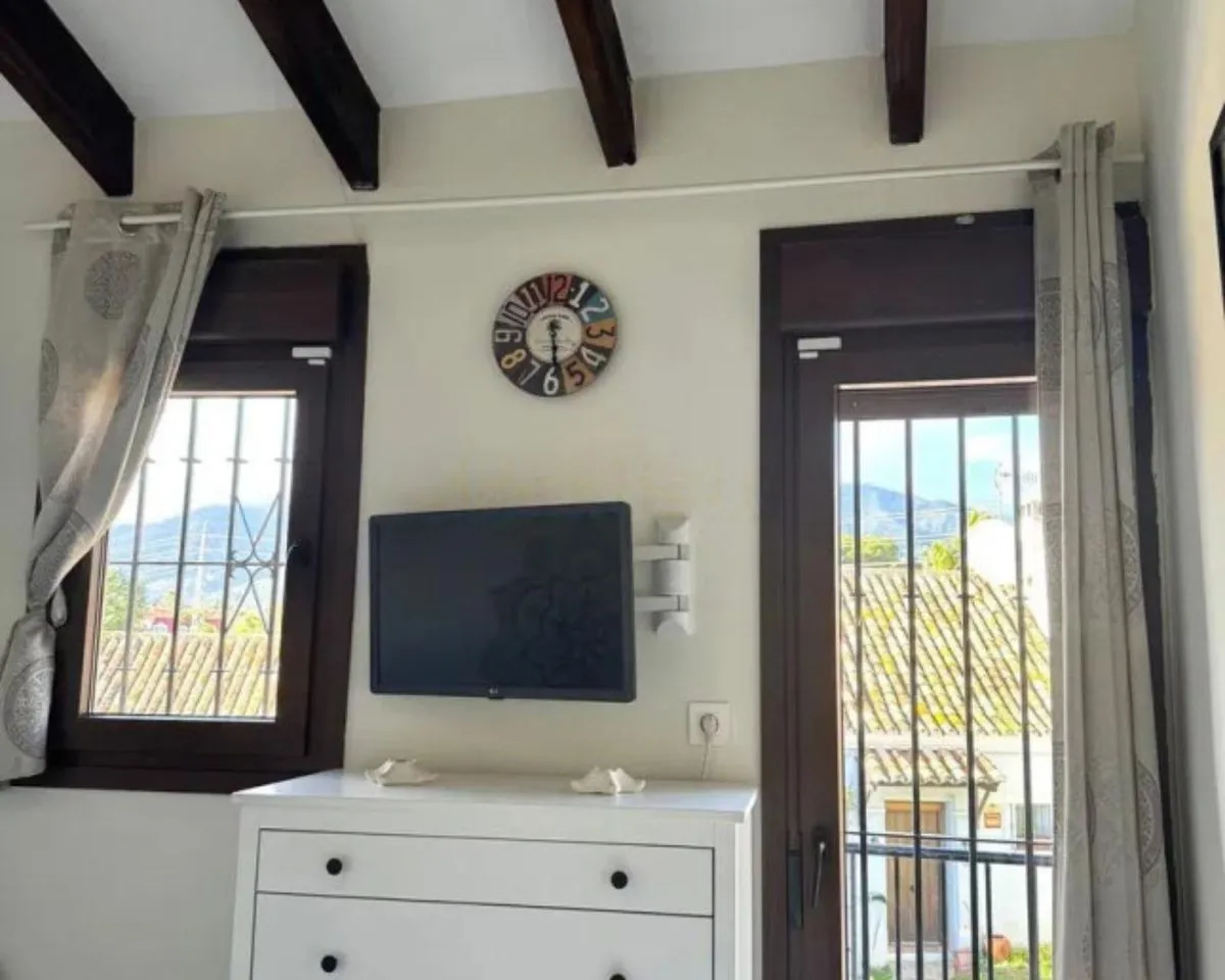 8ba103b8-7ce2-4c53-9909-0110e106ce99