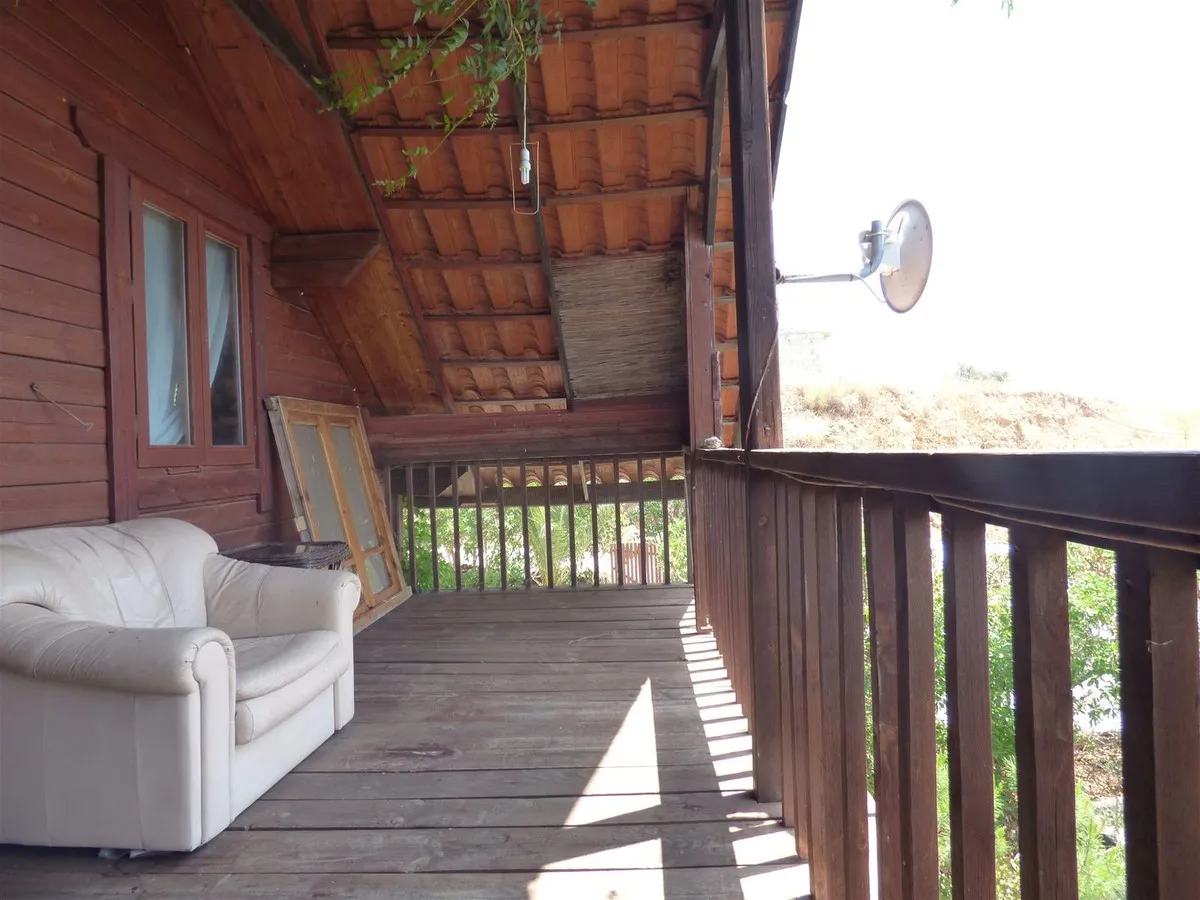 7561b8f9-9d65-42e5-8c7b-7e2cd562a233