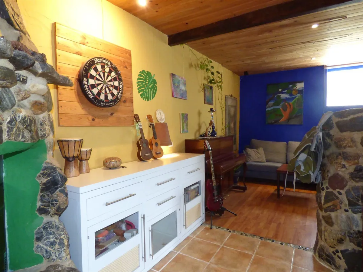 f1b1b330-12fd-4a70-9605-acbed9cc368f