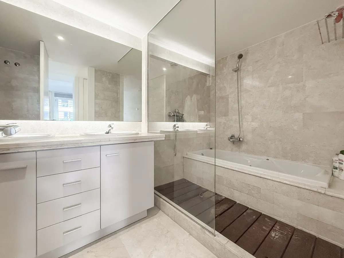 45c56733-327c-4b8e-bb15-fec7acb83f8a