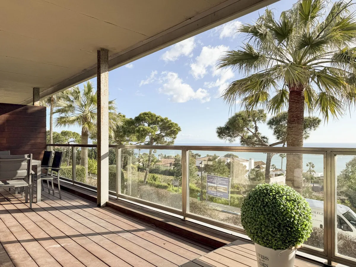 8daec4f4-cb1a-40e7-bae9-77458e87c377