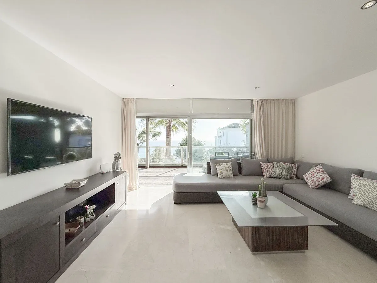 d0b2d20b-6564-4c7a-8746-93968519f3c7