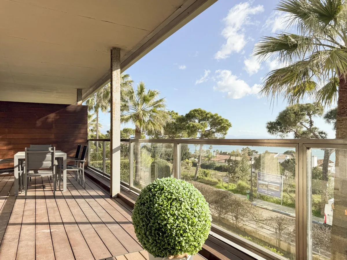 dd33997b-b8bc-475d-aec4-8c158a227527