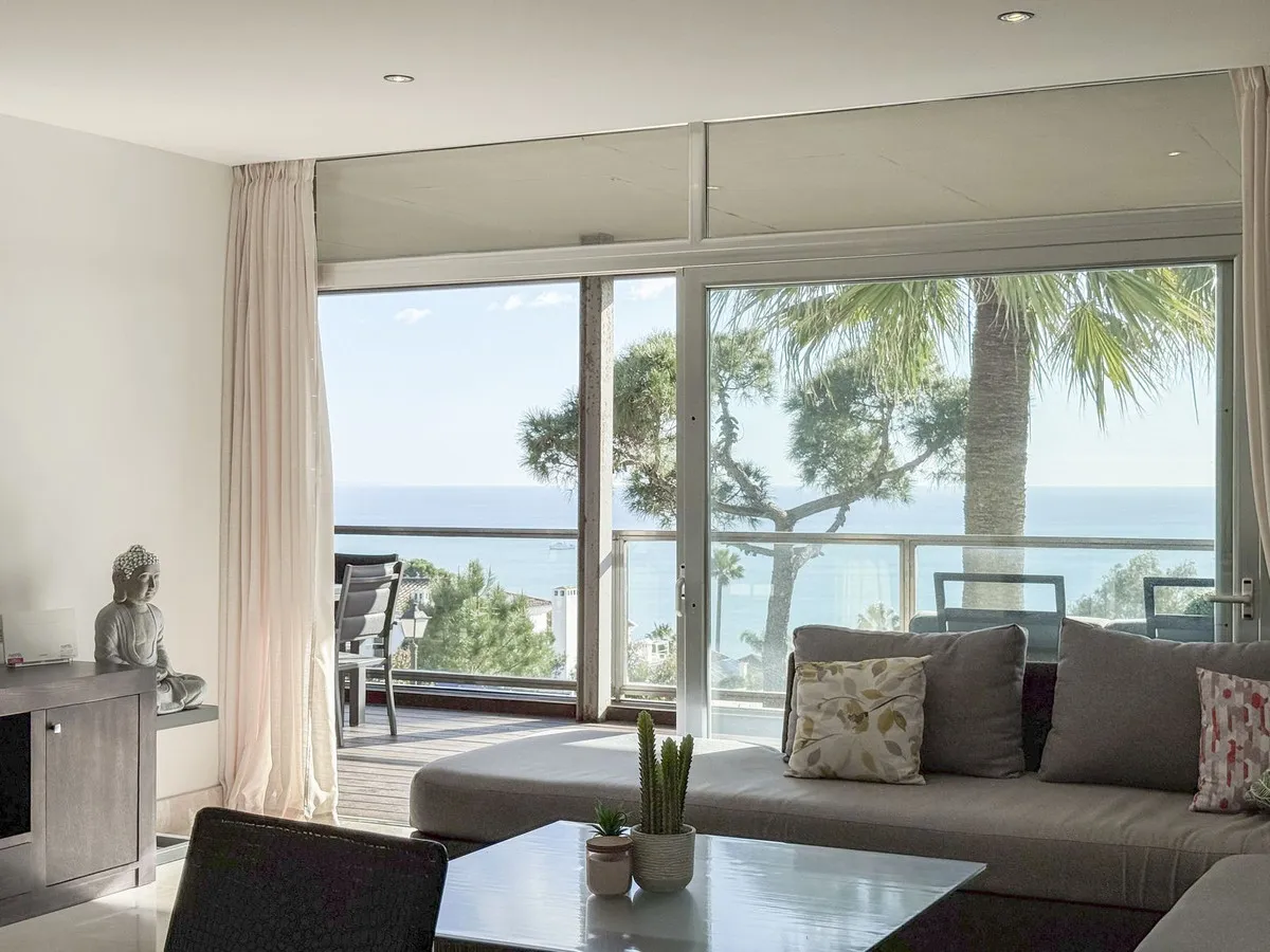 ddb80dc9-0d1d-4d4a-9980-94972cf06b7b