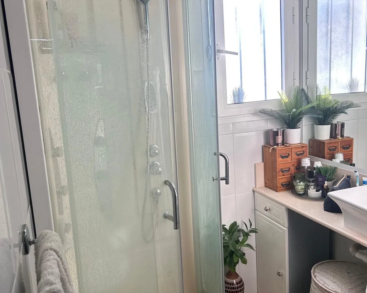 fb55fac5-60e3-4f7b-bcee-02930d8de9be