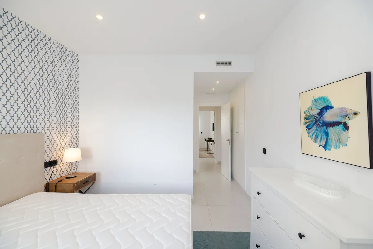 51b90826-068f-46c9-9e1d-8e25e8400e23