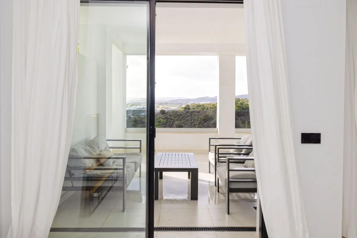 857a8d16-5a1b-41ee-84a3-08e7f83467f9