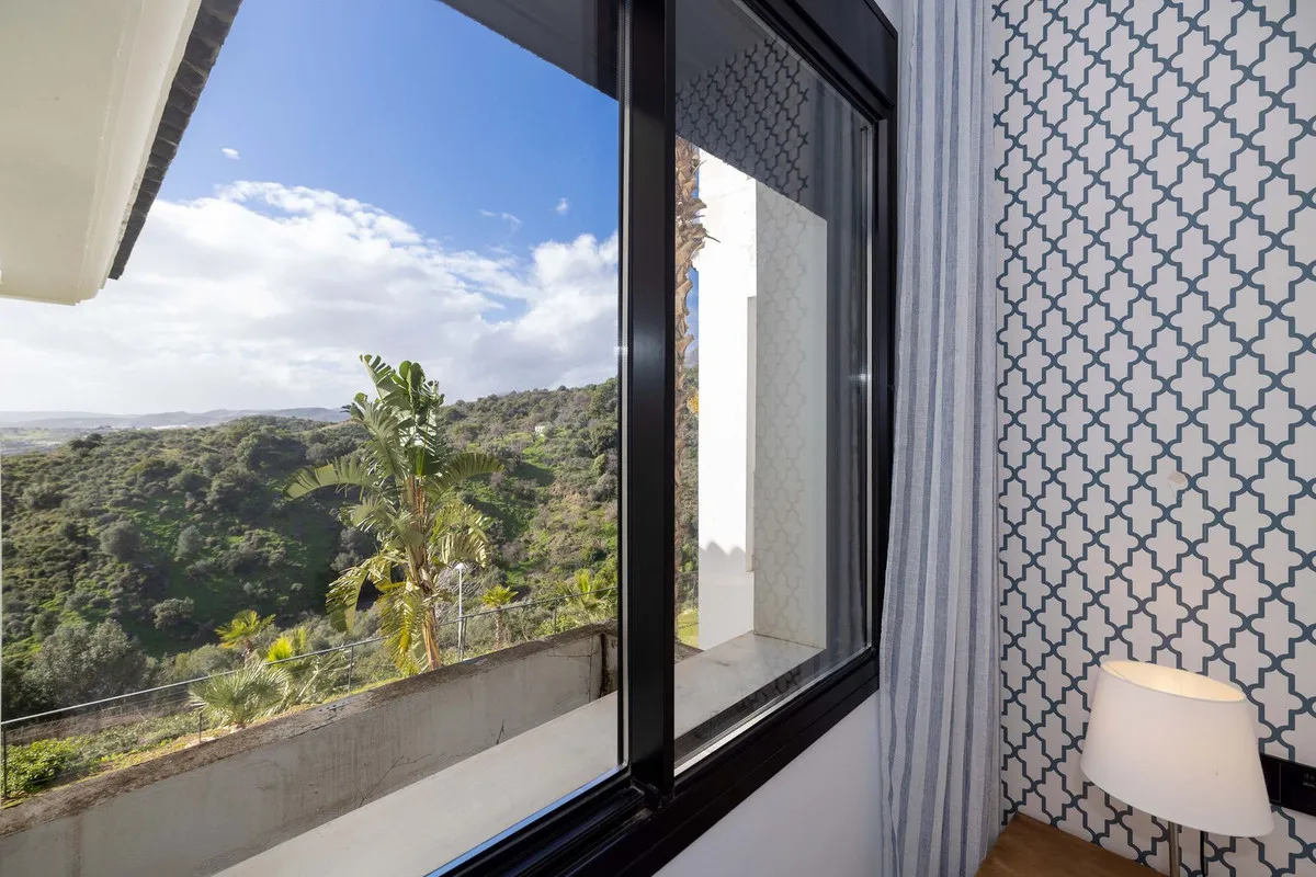 ec7e2f0b-5ed0-4a09-9be5-80d76f326755