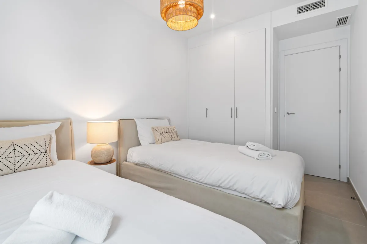 8a642b7c-6587-461f-acfe-6ccd03246b72