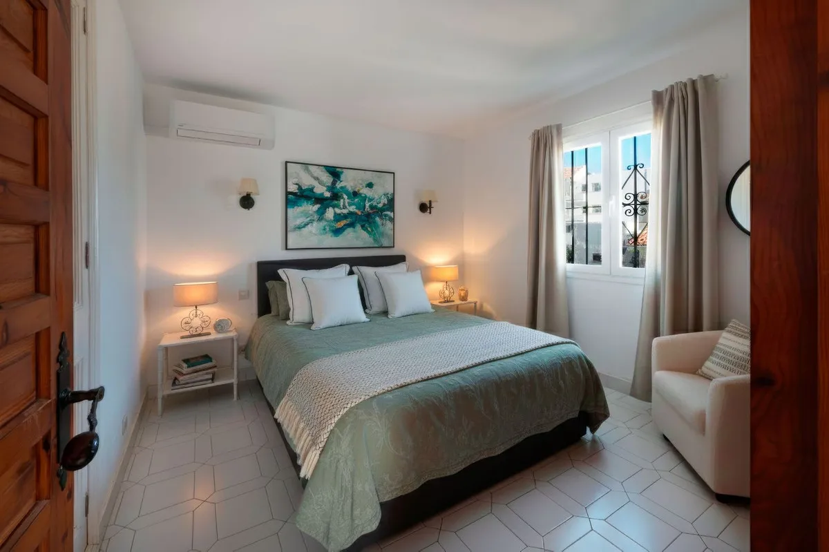 bec65759-277b-477c-b756-2b6308d77437