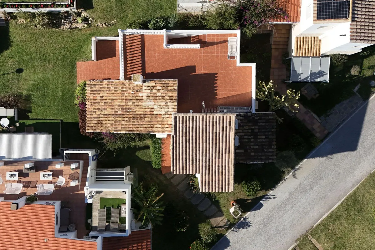 c2e17489-f123-46c0-b305-f15937a9b11b