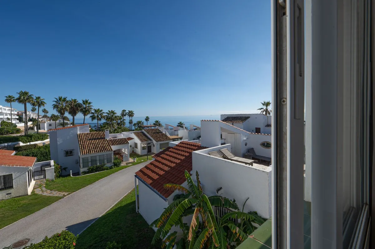 d76cf9b9-736a-45d1-a60c-19b3949e2694