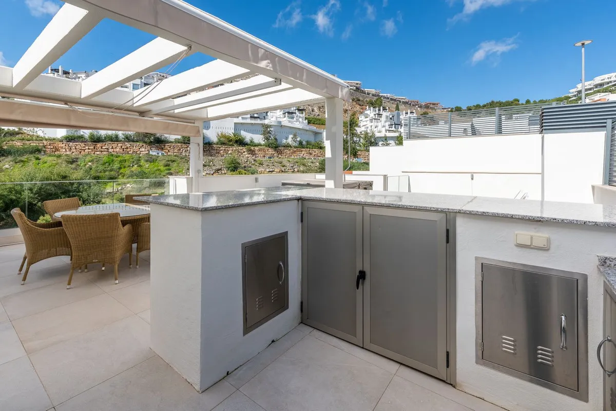 365112ef-ddf8-4af4-bf20-13c207893aa5