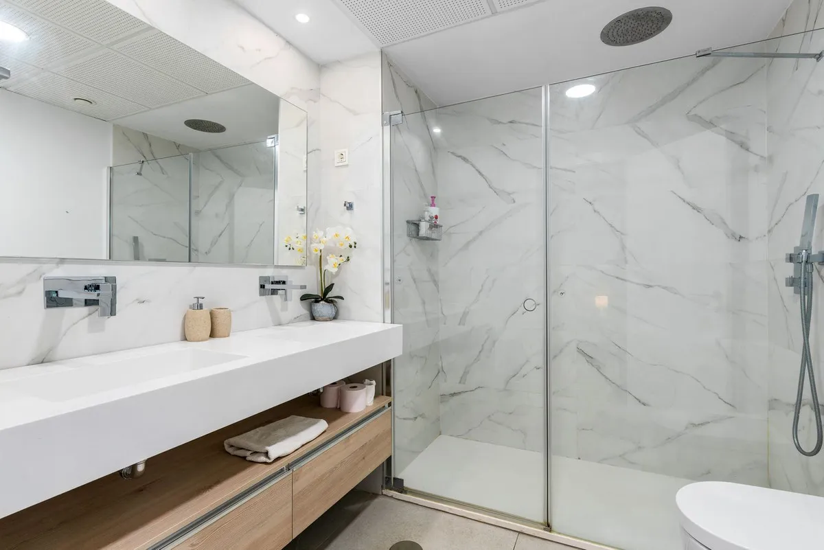 d6ce83b9-a2d1-4c14-a387-61b8e779ce52