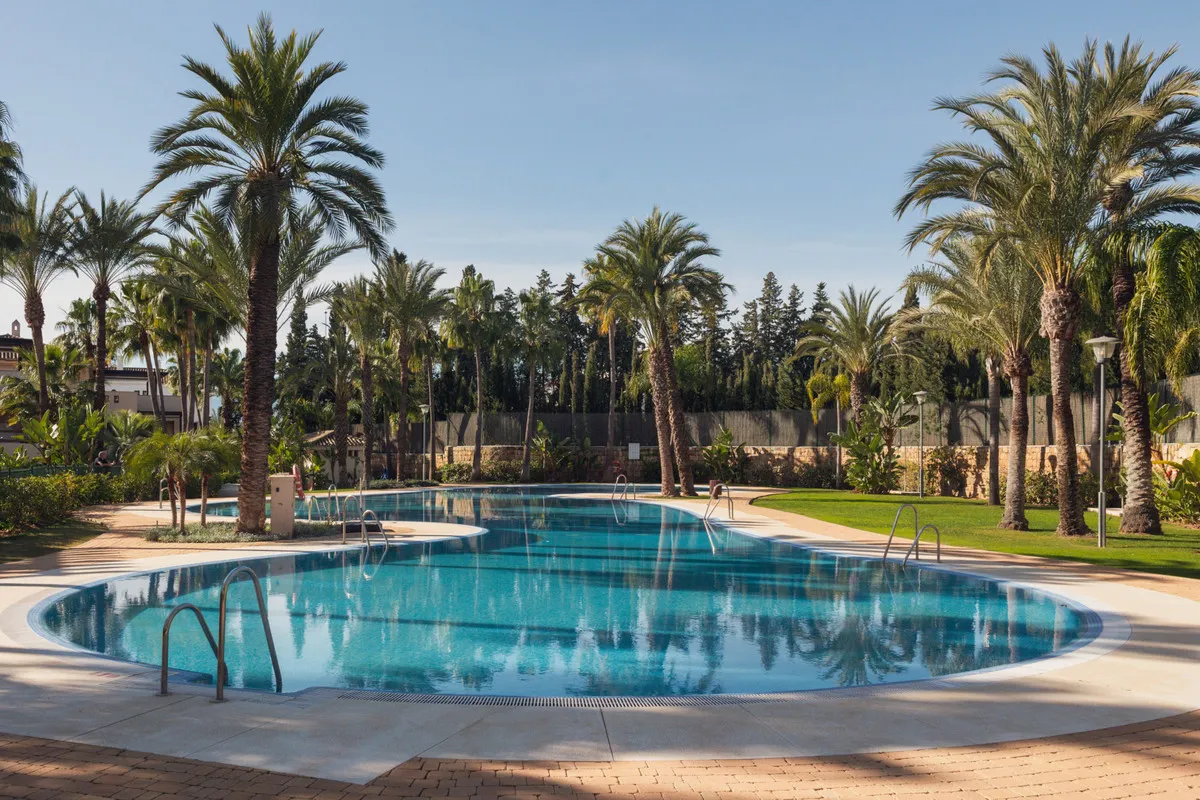 1c487d5e-c3c9-4bde-9ce2-3a5ef696c06d