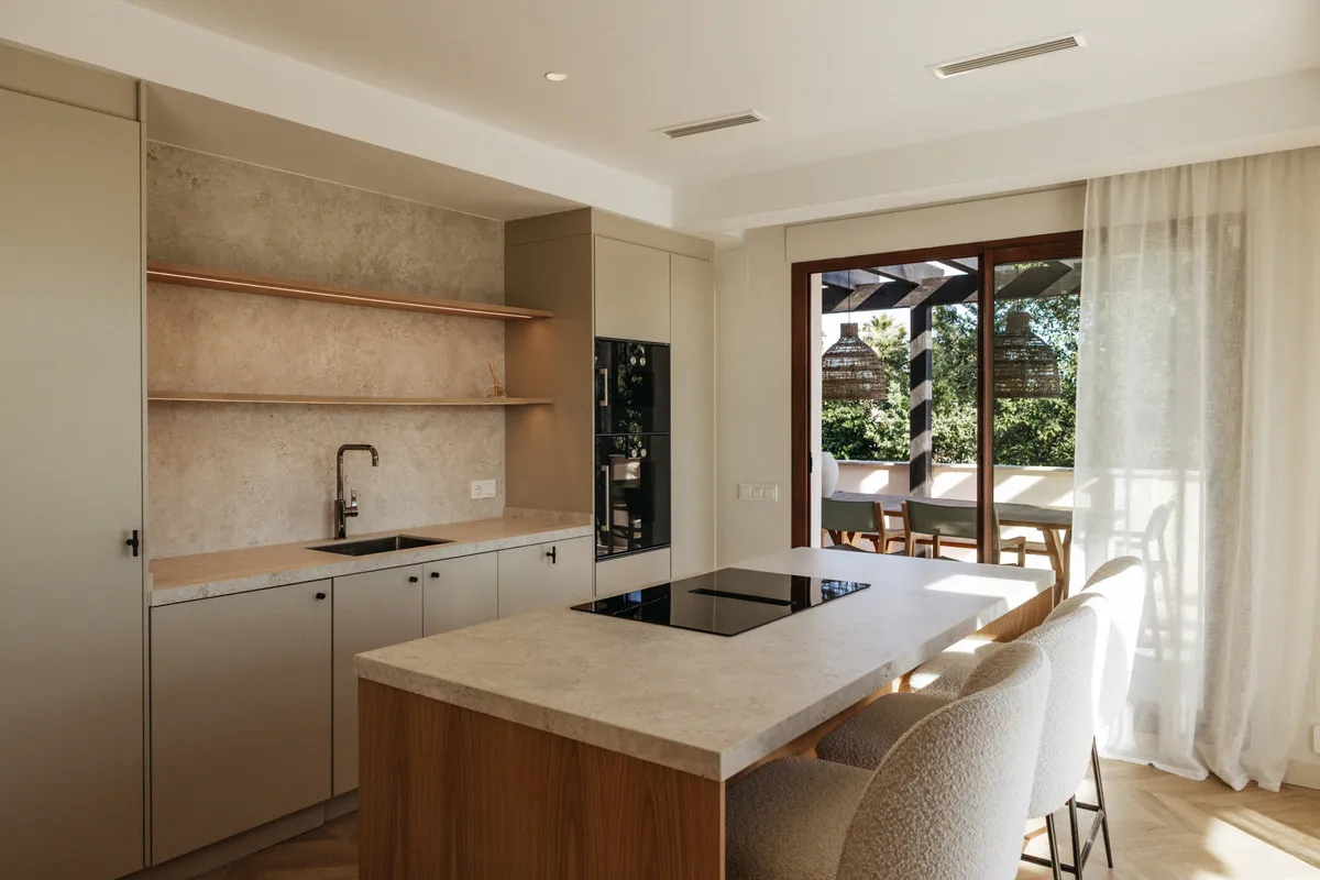 bfe137a9-d08f-427a-8bef-f4fbeb11b6b3