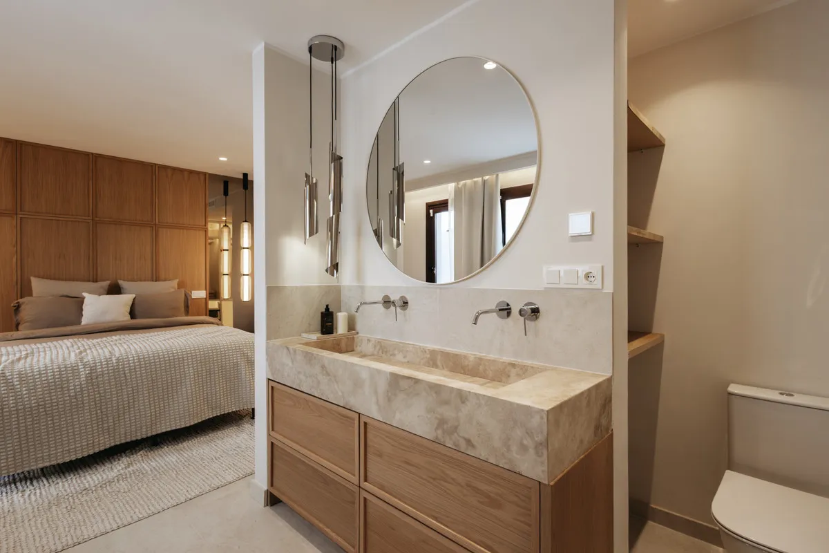 ce0695d9-f298-4646-8bb2-5d71e3227bd8