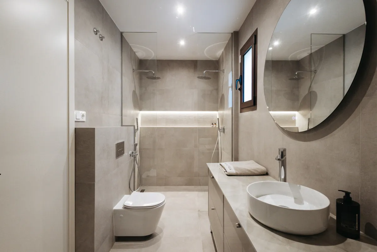 fa0ad6db-af1e-4173-83d1-4c4049f3c611