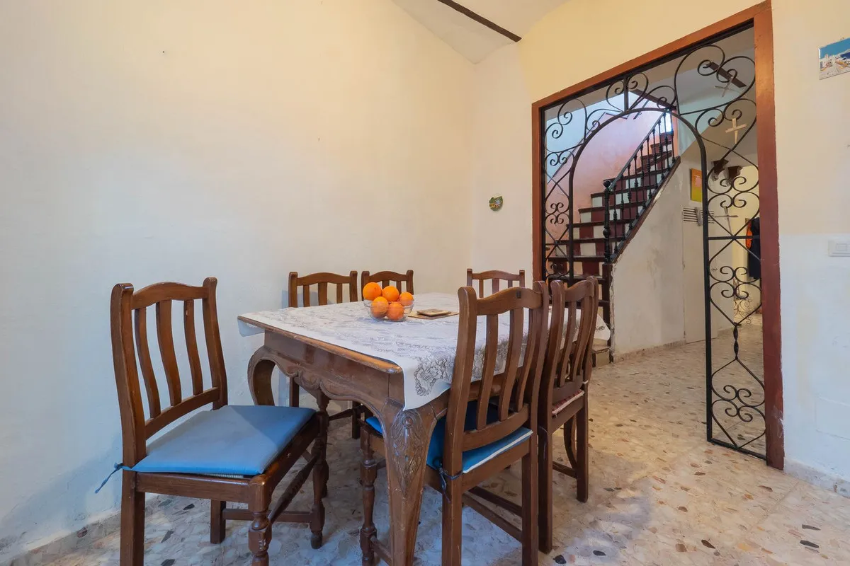 a9a7cce5-5d5f-4558-b3aa-41e5c1180e43