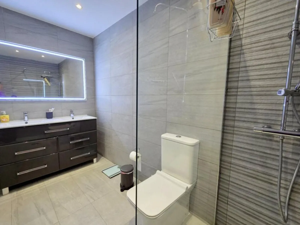 a3b08352-fbc1-4bcb-851b-618eb4e94c82