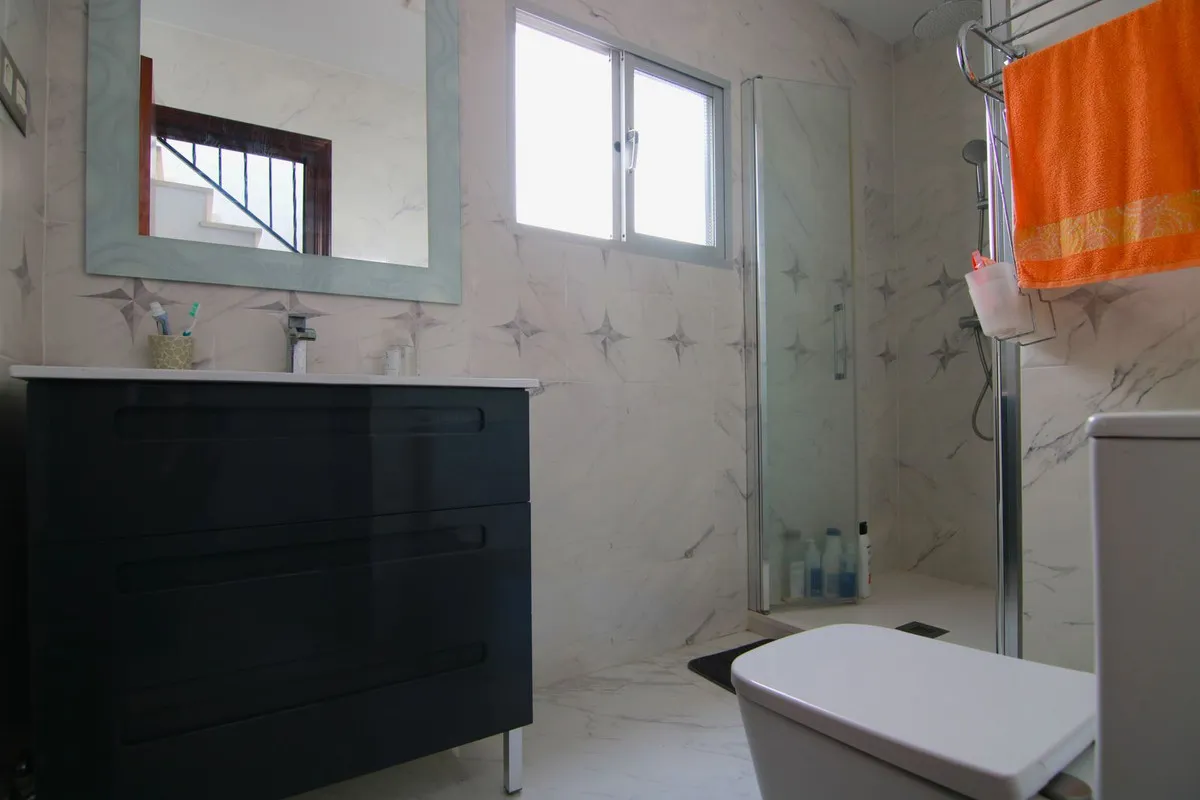 c28c3ab6-6eb0-4d33-afb8-3c1ed71efaef