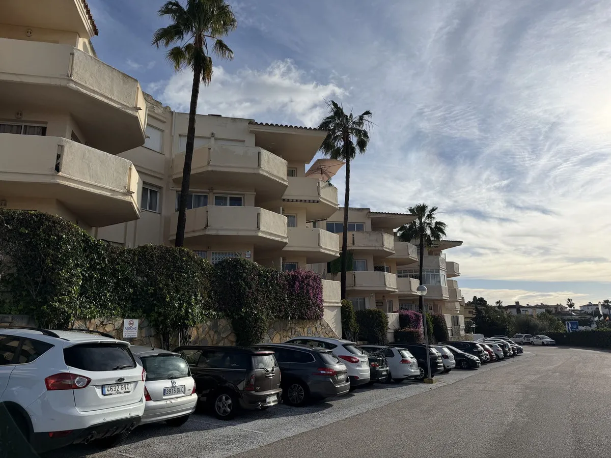 5bd9084b-8db3-4dff-86eb-ed3154cb53e0