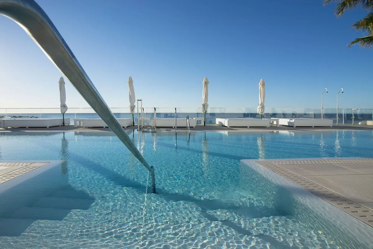 8f8891db-c651-40d2-a1b3-211115934d4a