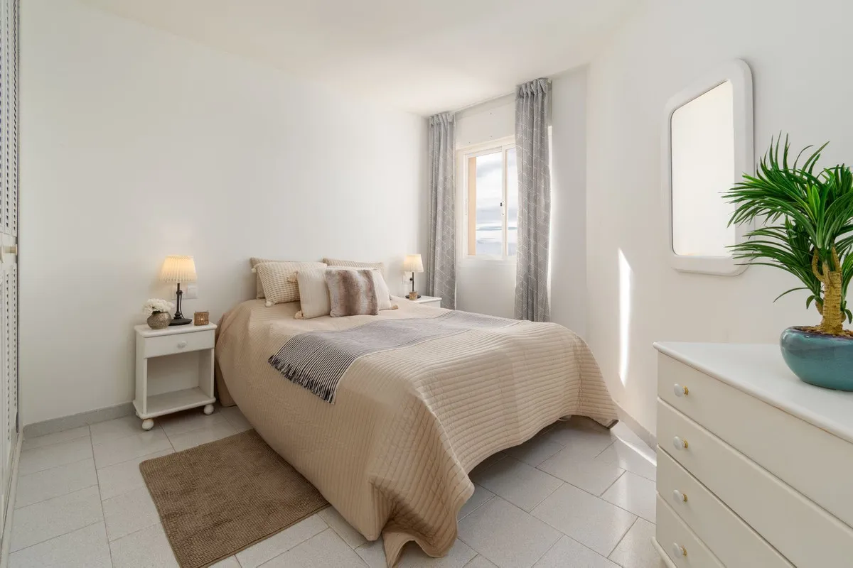 93f69171-67e8-4e8c-9d74-2b097aeaa2c4