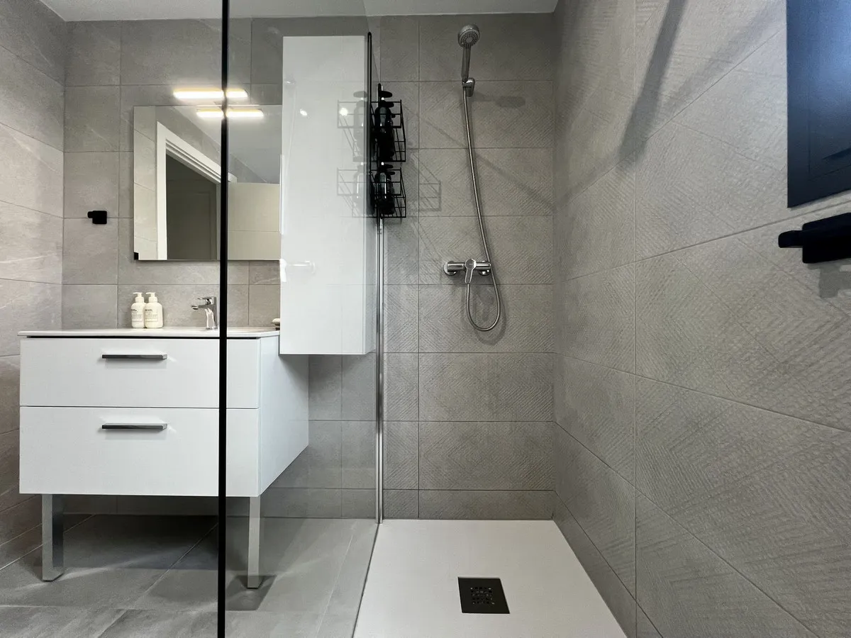 1b3b67d7-4873-4e00-bc1b-bd960a0d4cb2