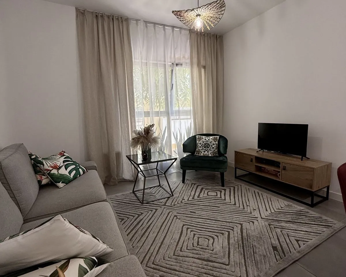 6252ffad-95bf-405b-8a8e-9e52324e5833