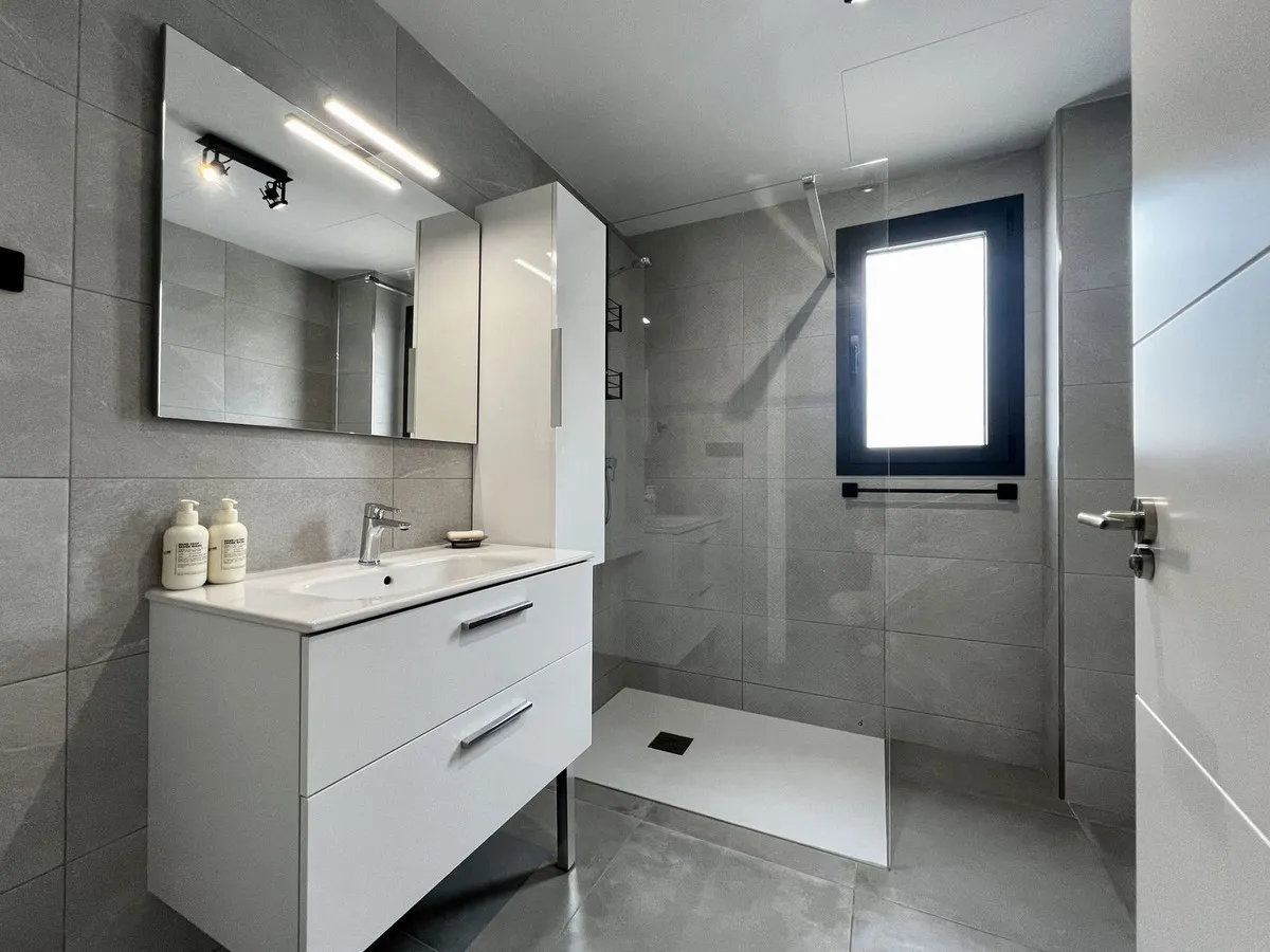 853ac59a-33f8-41f2-b6c9-9c422bc33321