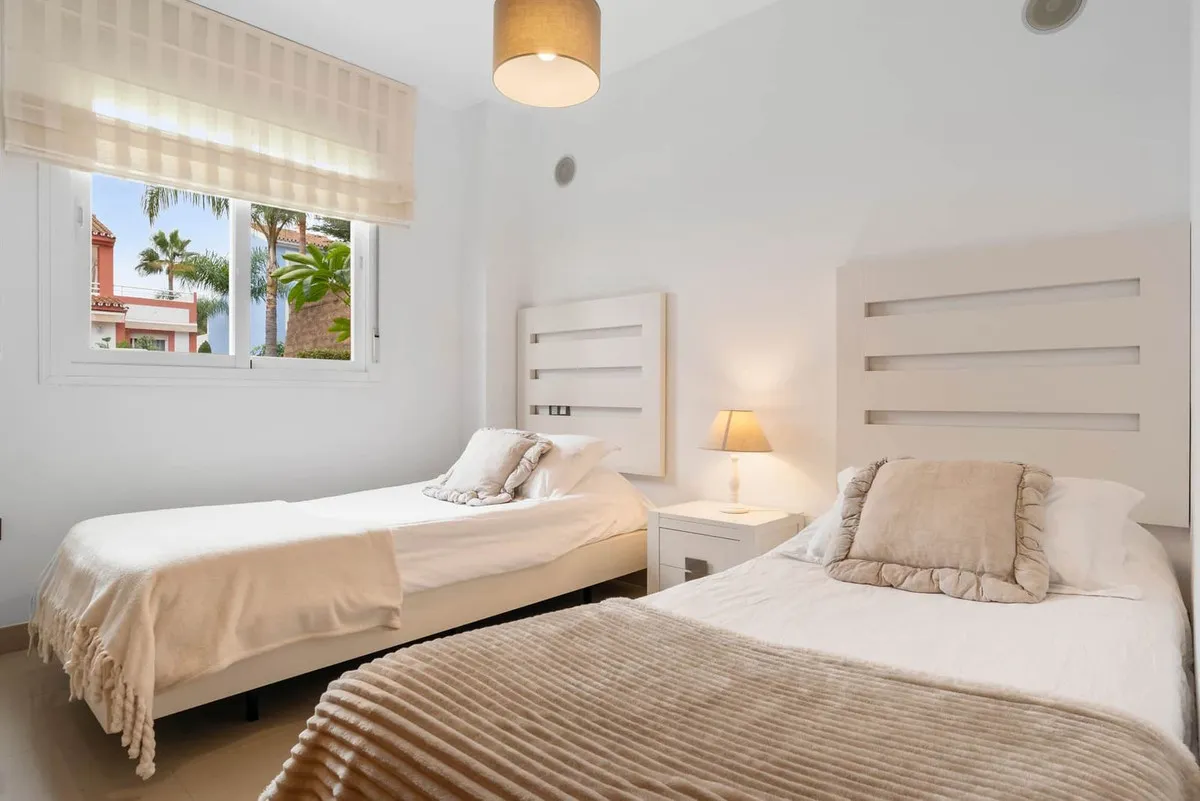 8bc9c64a-0e3f-43f4-94dd-5803f4c4df8a