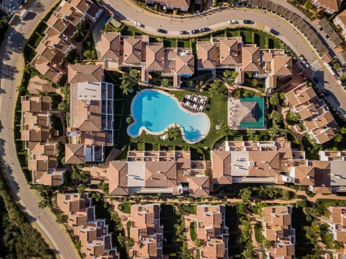 983606e3-eb19-4b92-8eca-33857a4dc81a