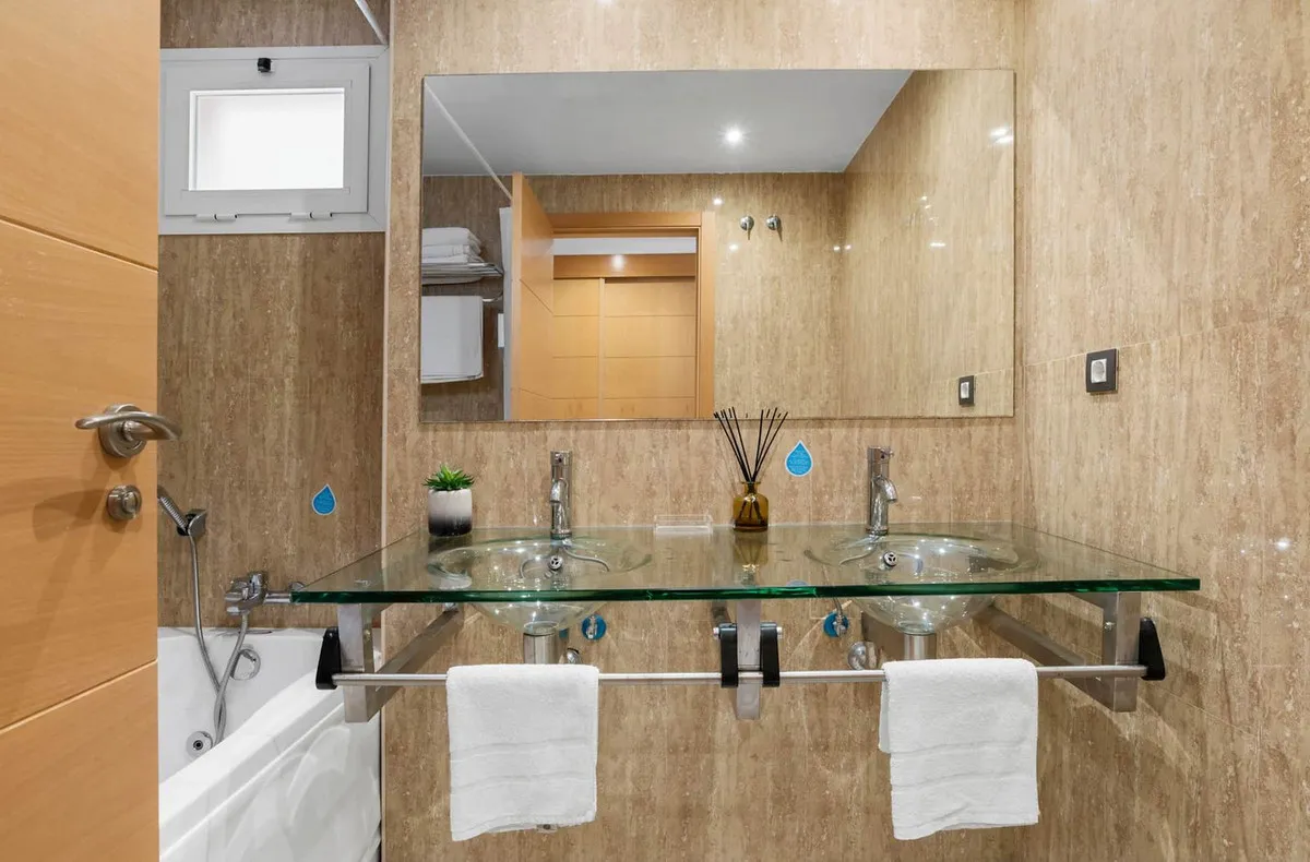 cedc8ec8-3edf-436f-941d-233021b2b74a