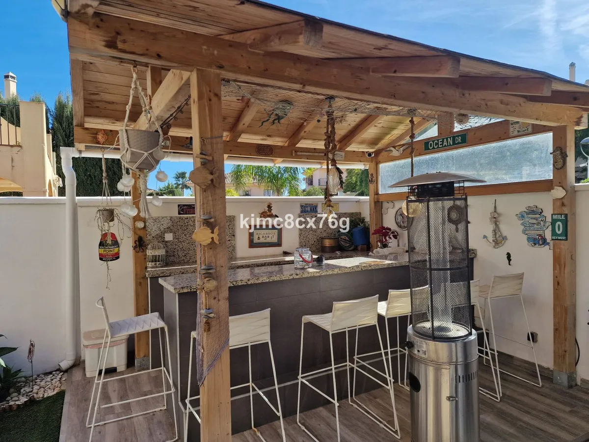 1baace9a-980c-42c2-8475-b13adb3adf44