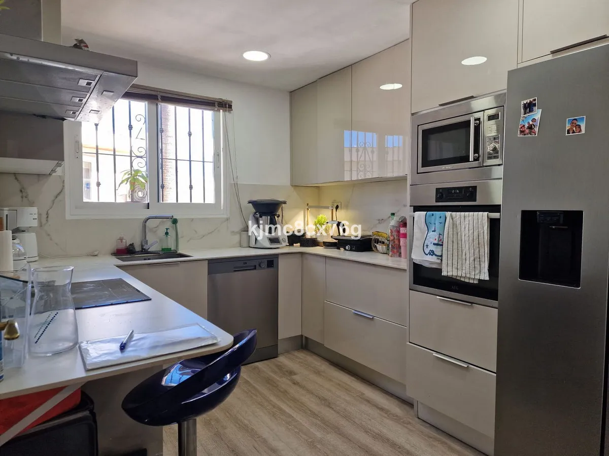 e276173a-46e9-41fa-9b49-fd5dfb109c87