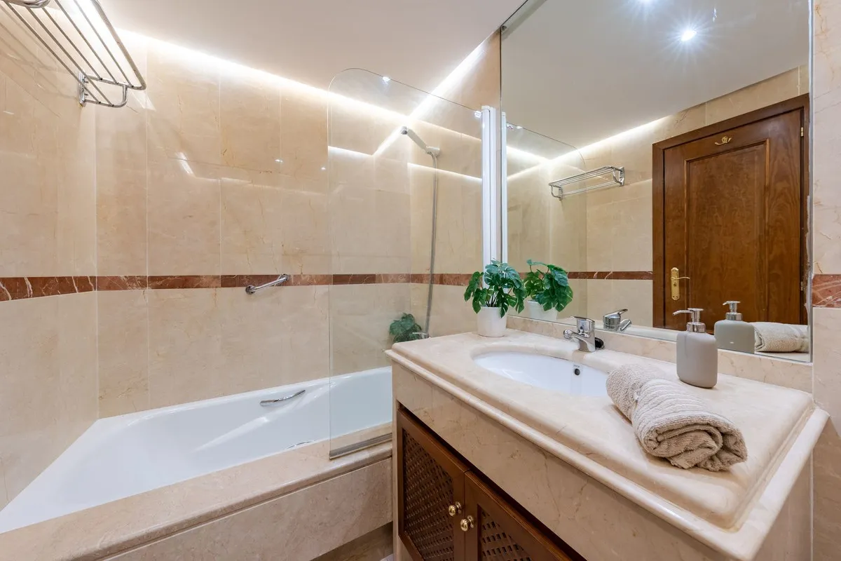 12f0f438-4948-474d-882a-4a0a6c4954d4