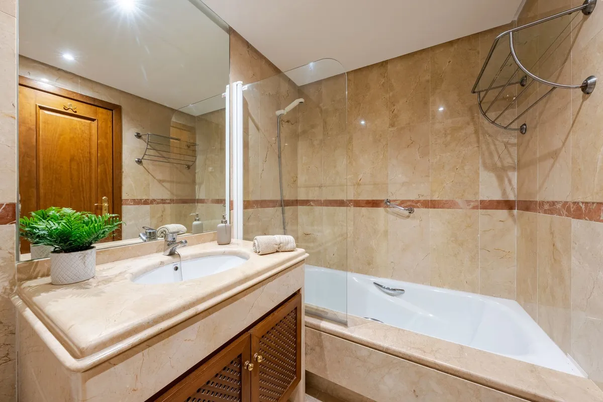 1f2053eb-6e71-4382-8666-2899cf8c1975