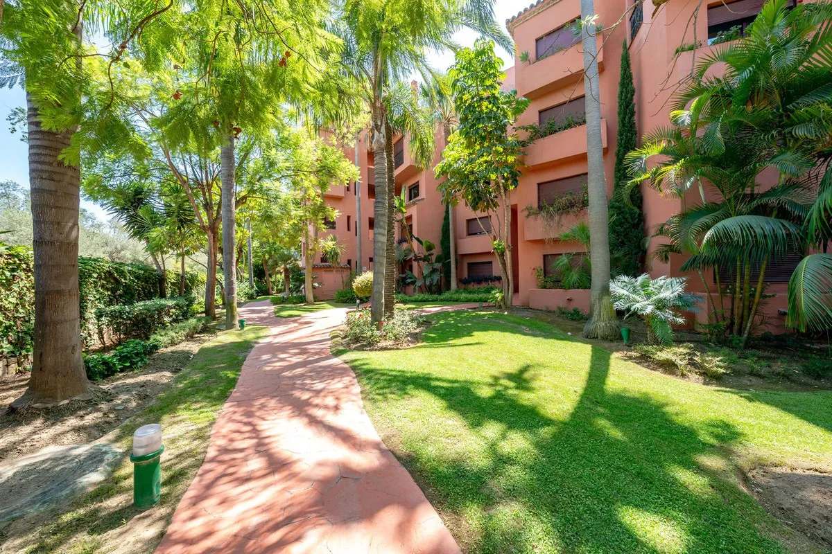 35ac9f0d-e590-4c21-84b8-01d60d1a0422