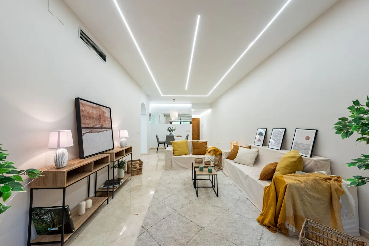 8d308b2d-35f0-498a-aaf1-5d374a729967