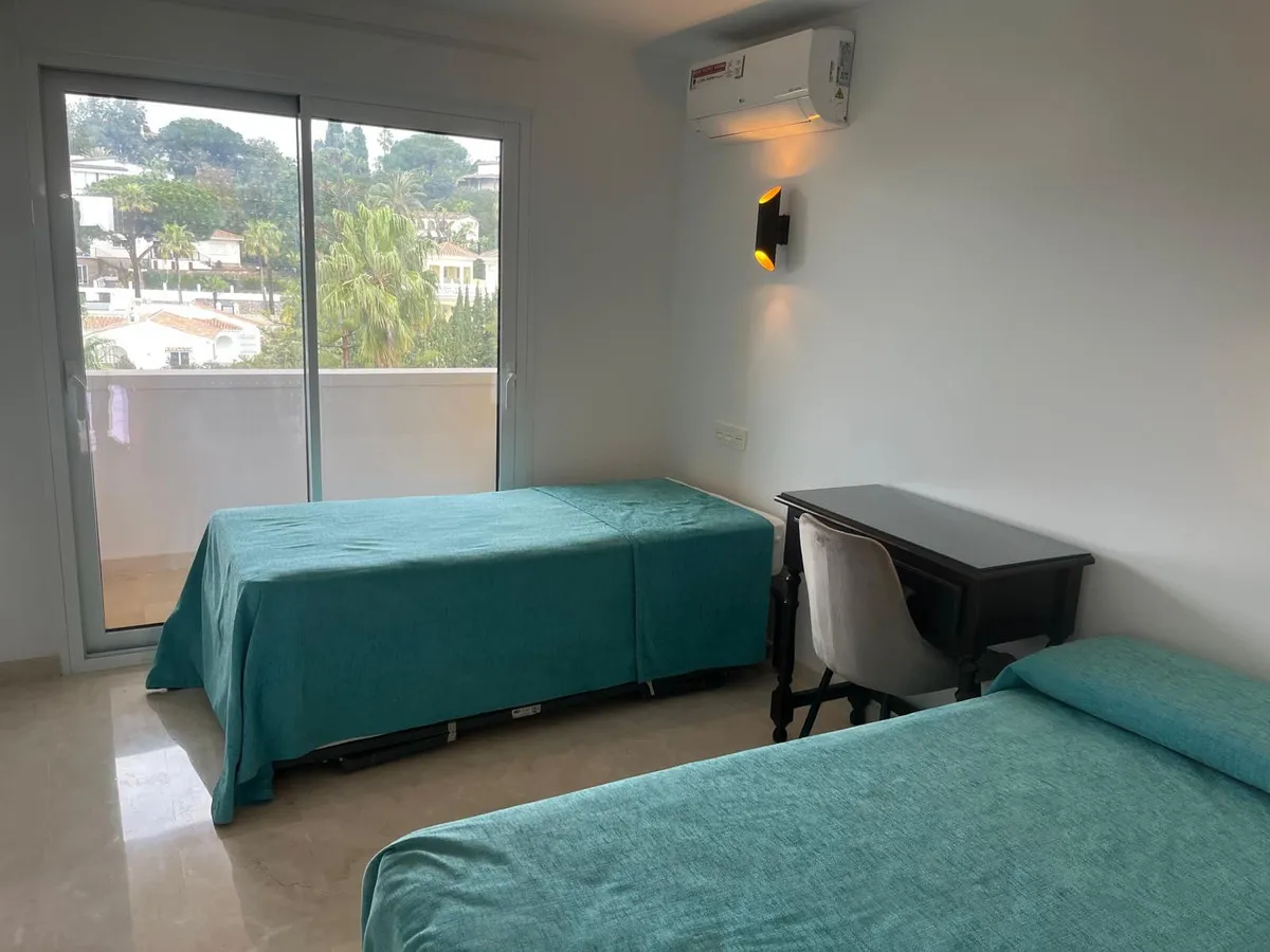 9651d831-b6b3-43a3-a4e6-4a4d0d56fa40