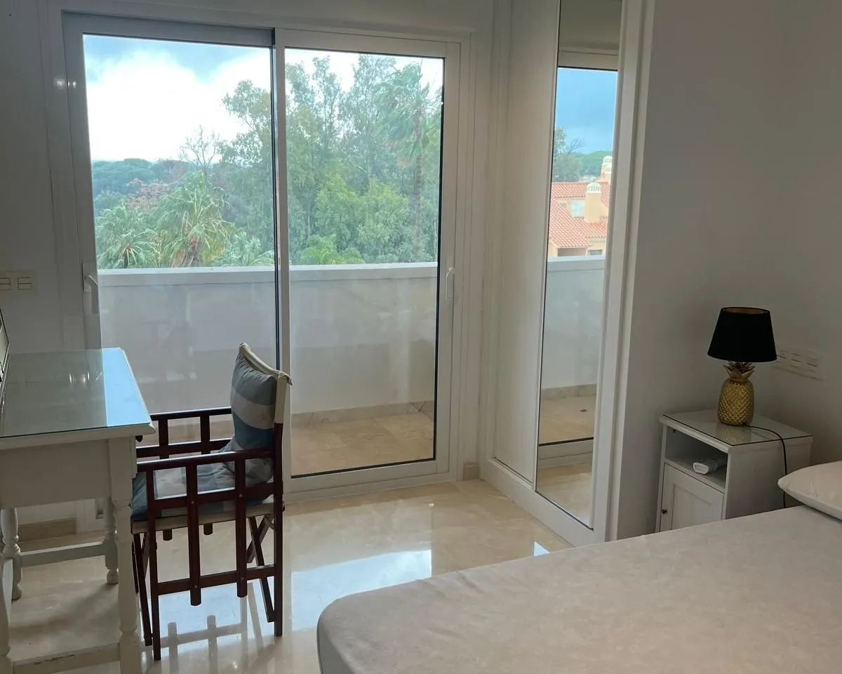 b0cca077-62d6-47d9-8b0f-f1312fb655c7