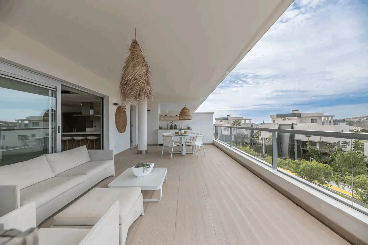 db2b7009-30d8-4768-a7cc-496b4c4a7812