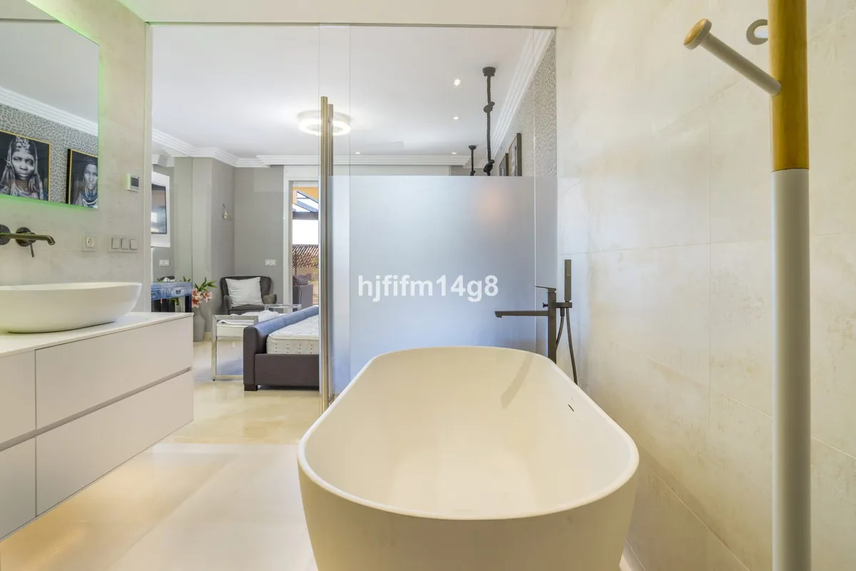 08a78539-1706-4e6b-a1d3-657c88a06ba4