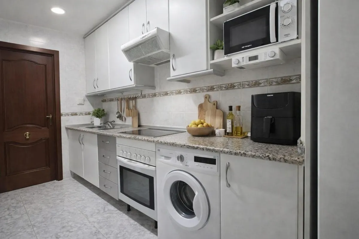 8e693bf6-39bb-4e9c-ac1f-c312ecb7a439